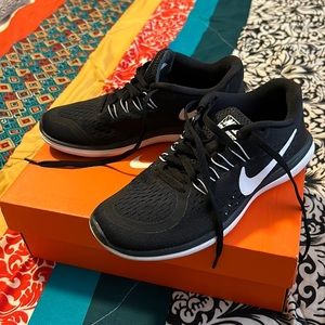Women’s Nike flex 2017 RN